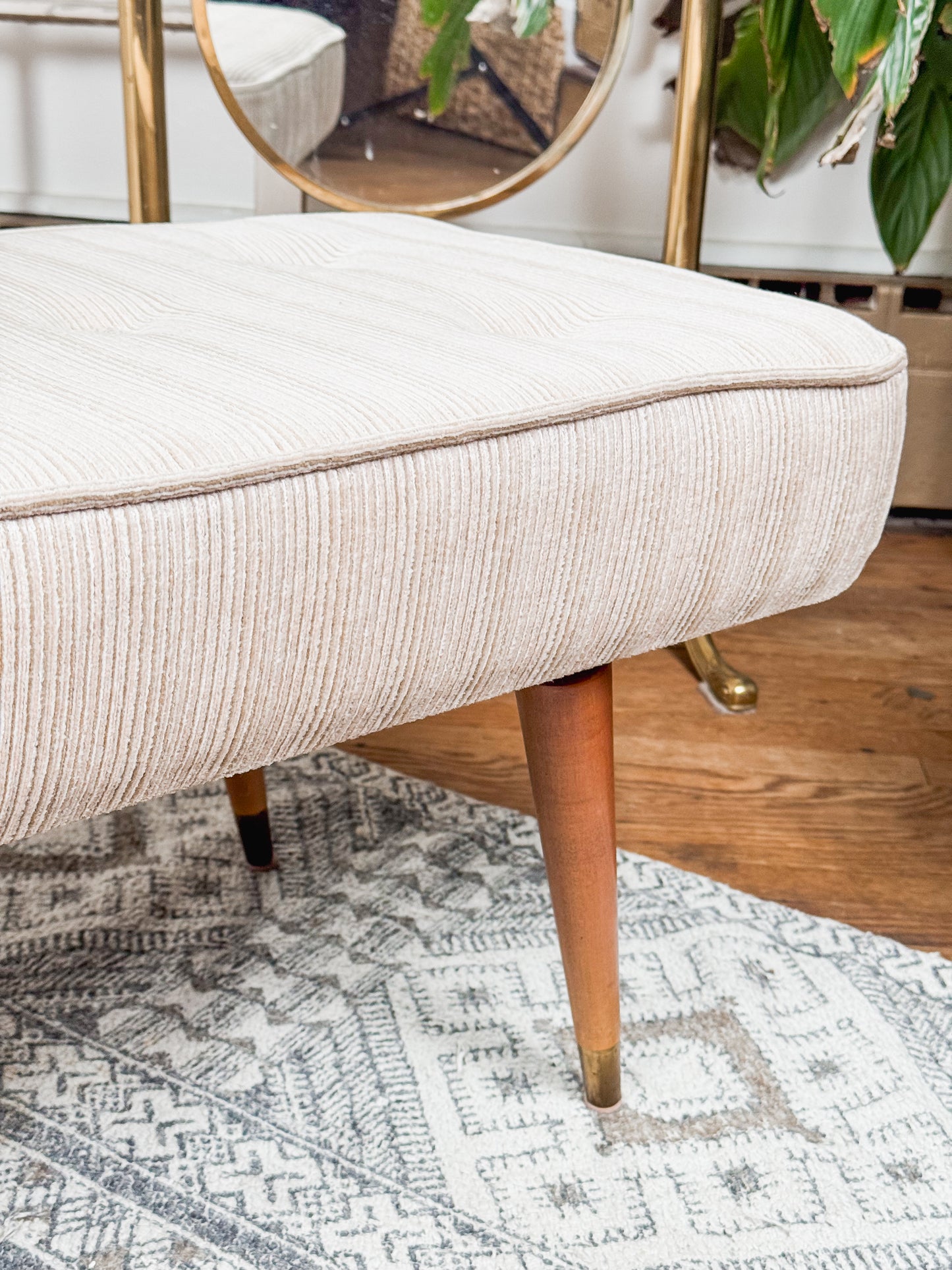 MCM Ottoman