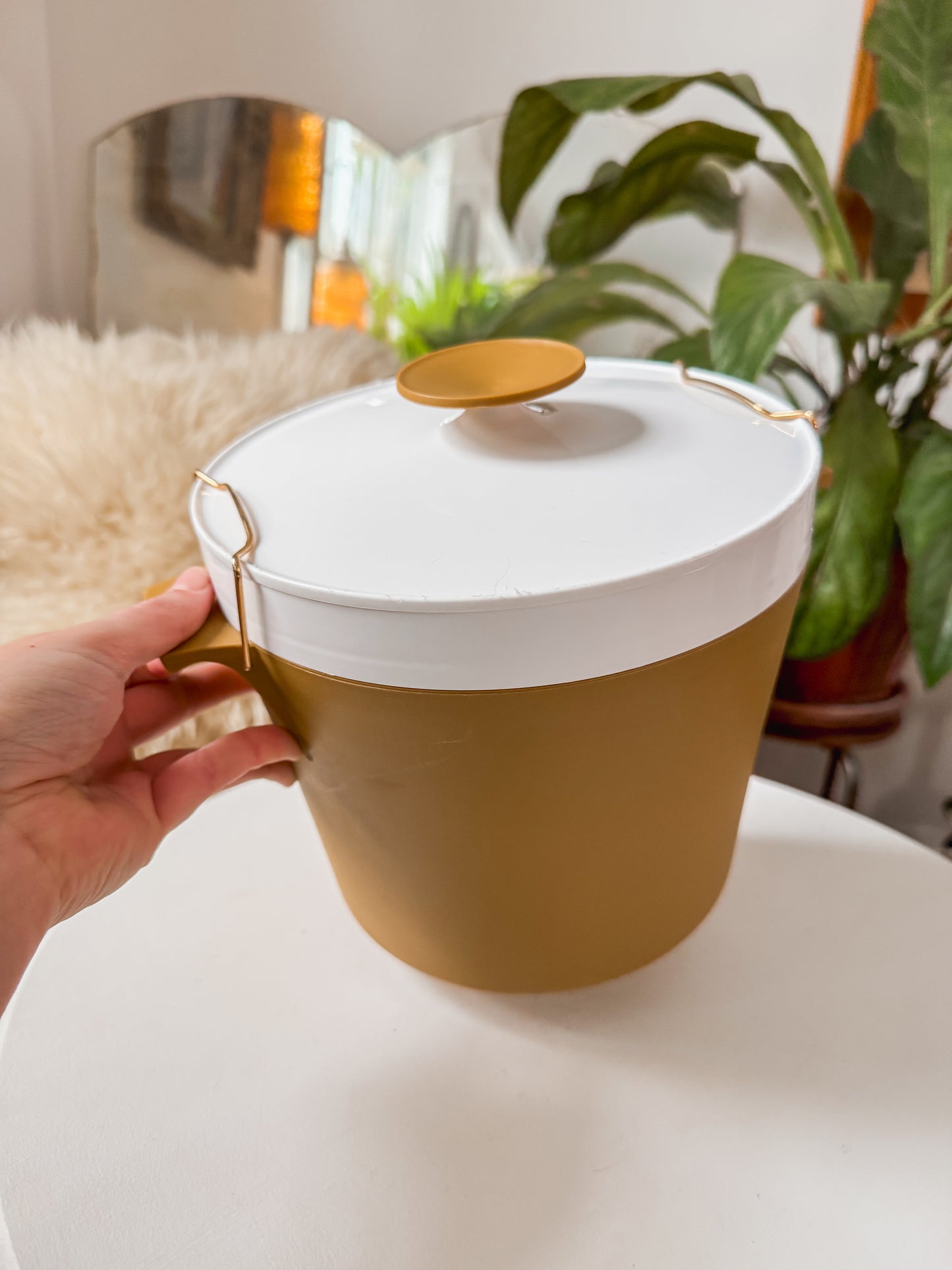 MCM Ice Bucket
