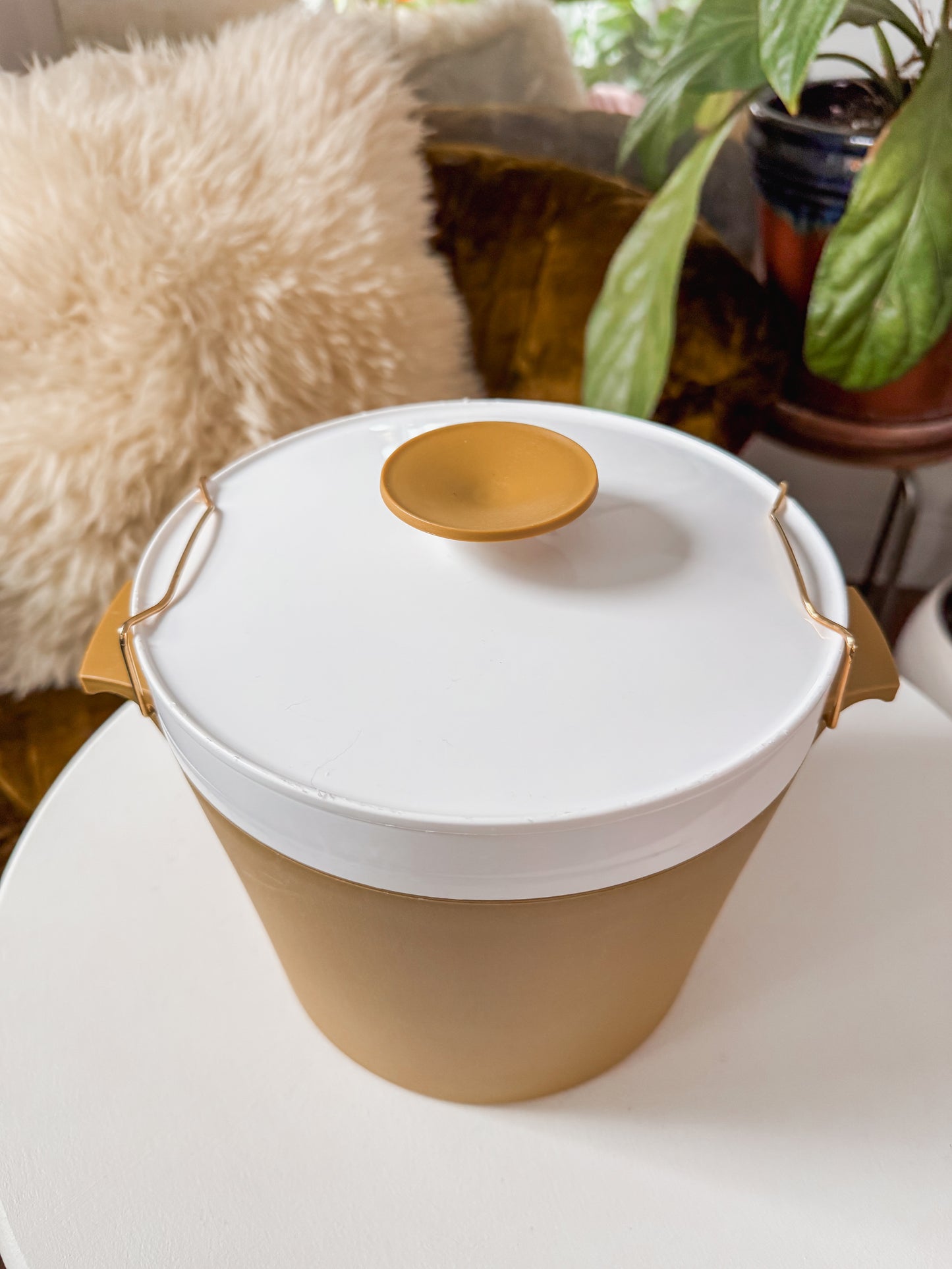 MCM Ice Bucket