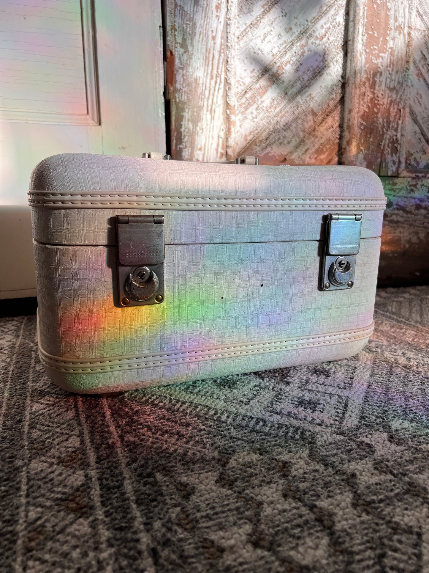 Vintage White Makeup Suitcase