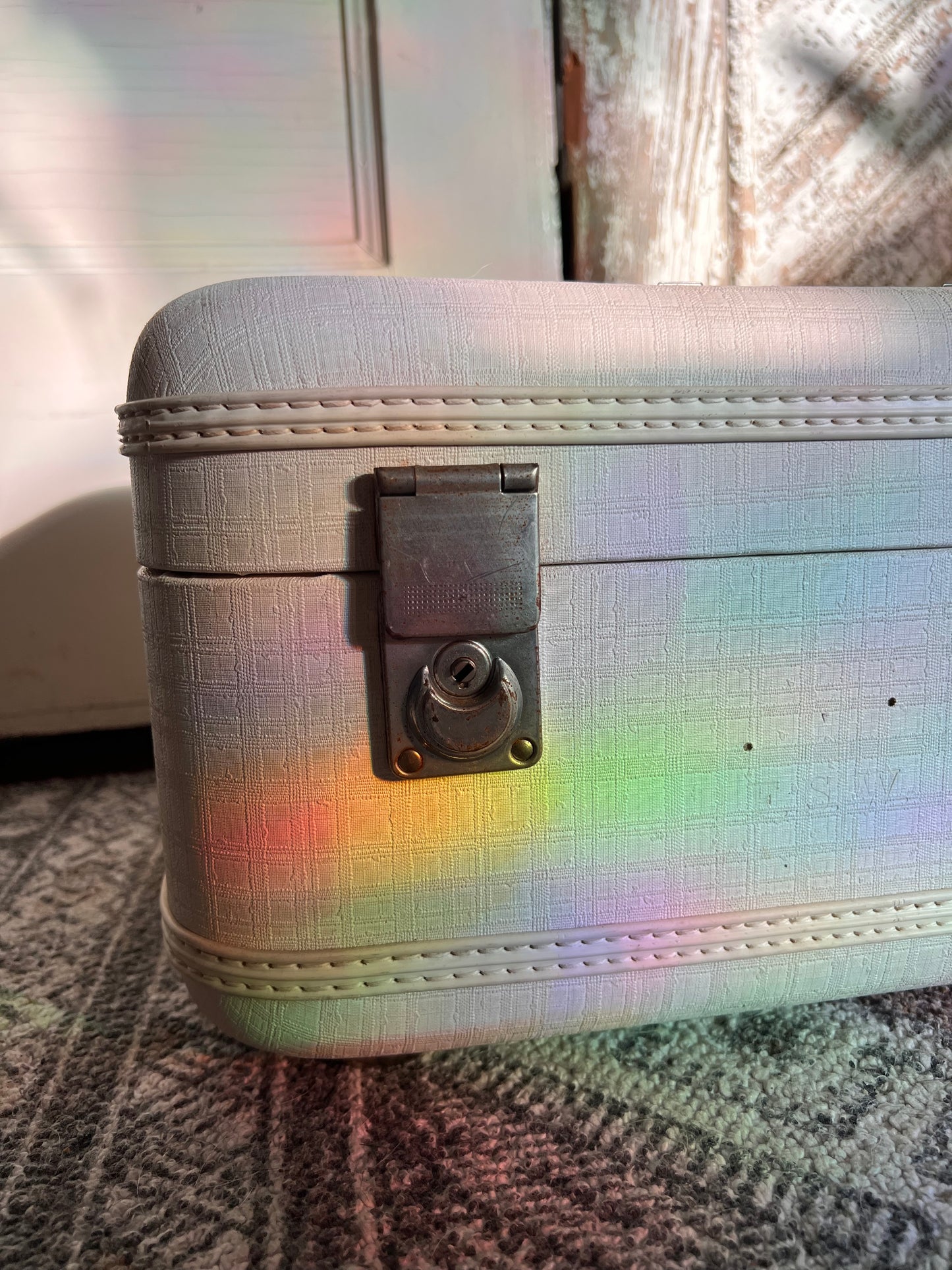 Vintage White Makeup Suitcase