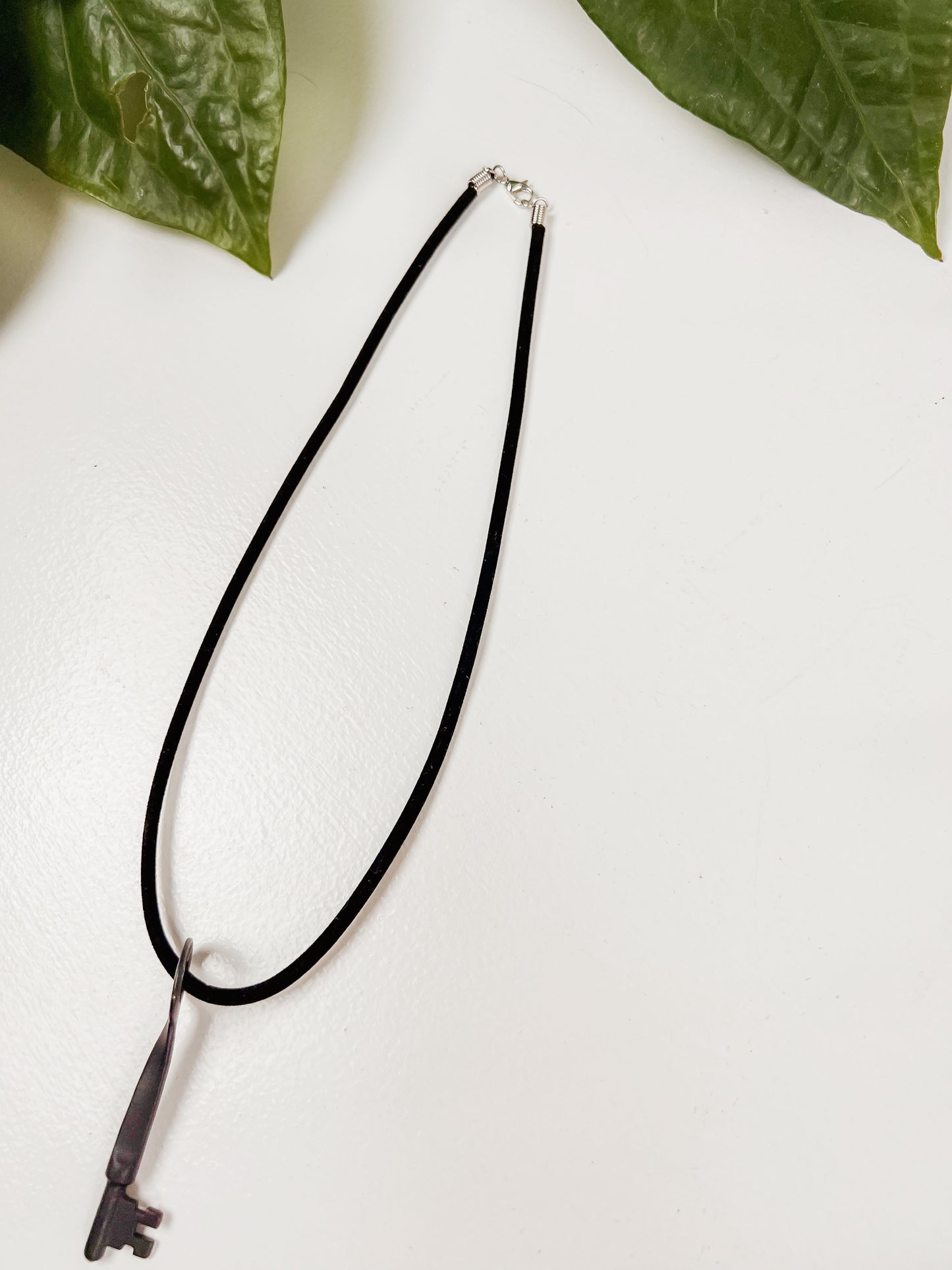 Antique Skeleton Twisted Key with Velvet Choker Necklace