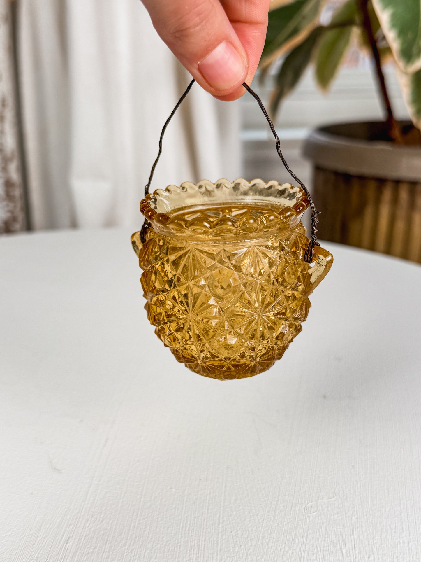 Amber Glass Diamond Point Candle Basket