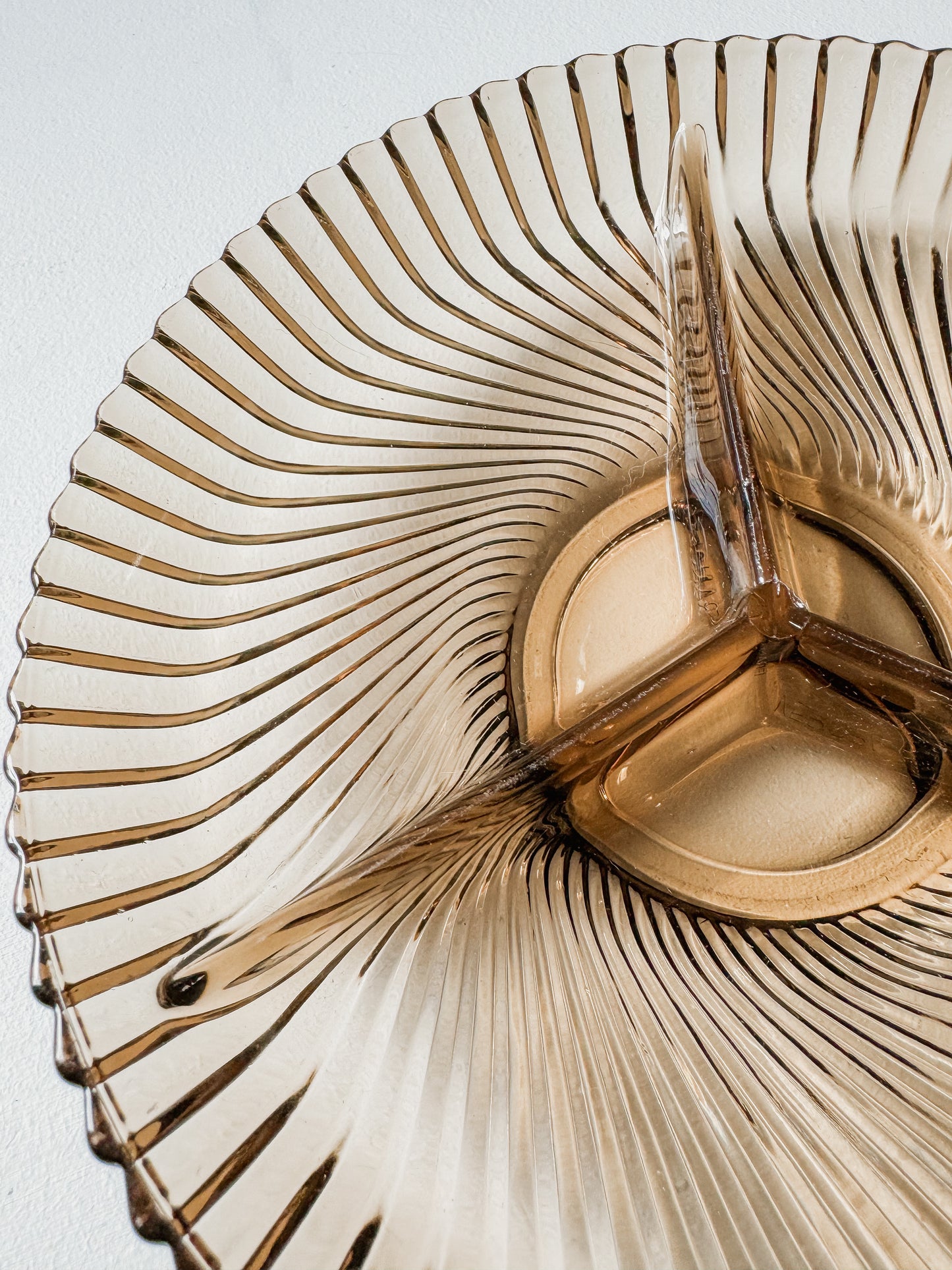 Smokey Spiral Divider Snack Dish