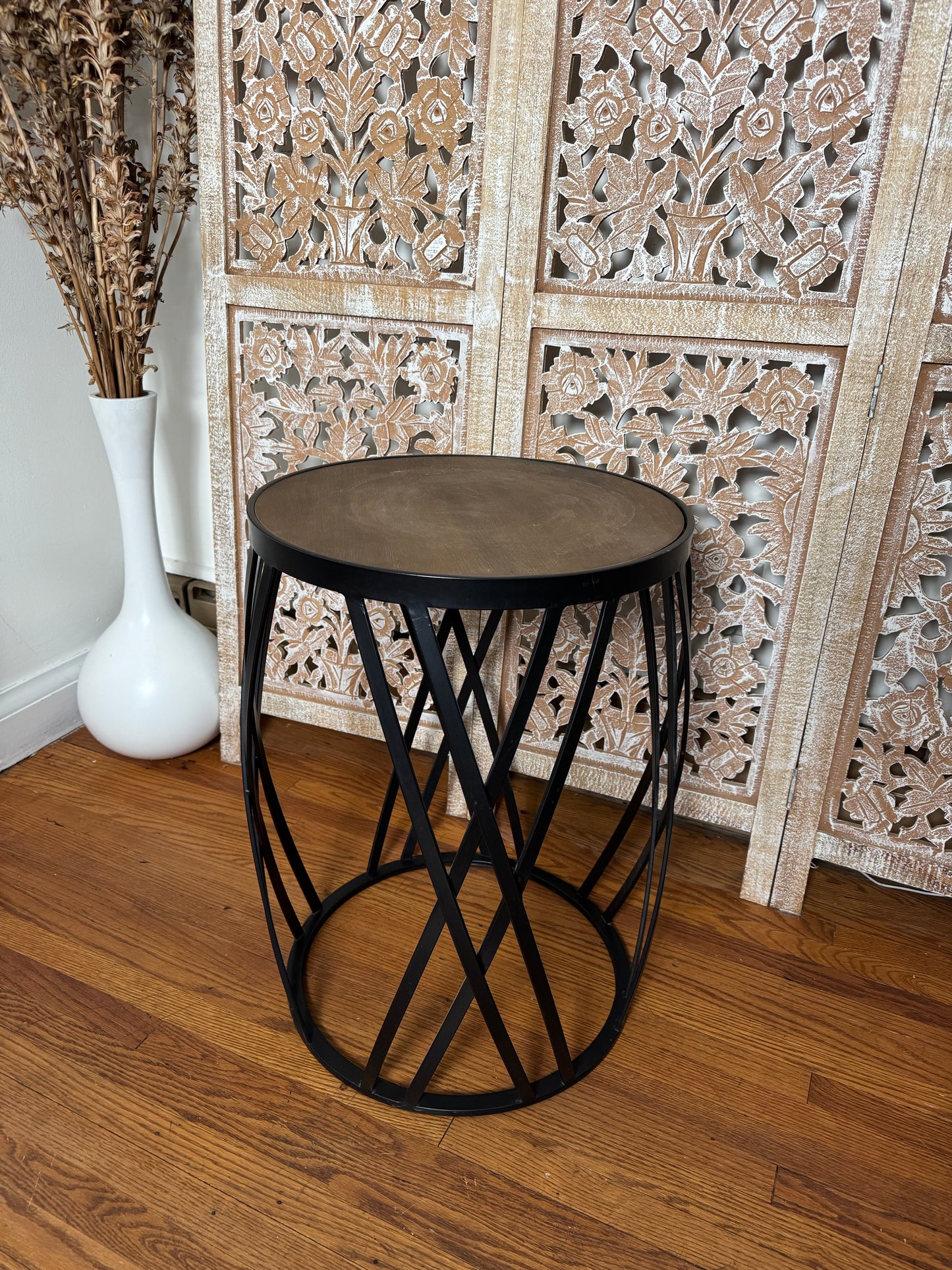 Side Table/Plant Stand