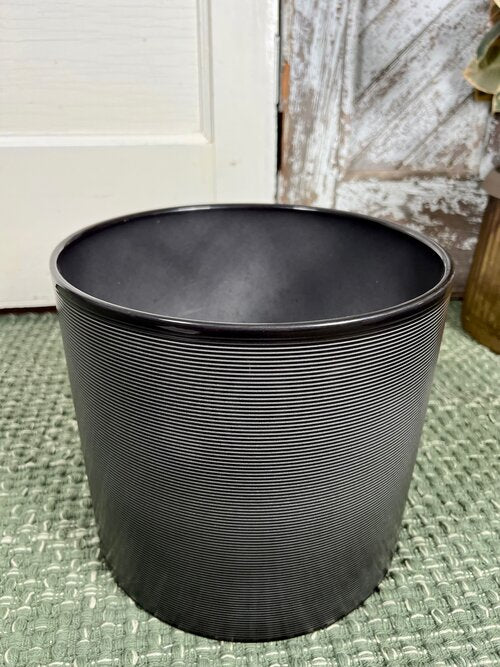 11” Black & Gray Lined Pot