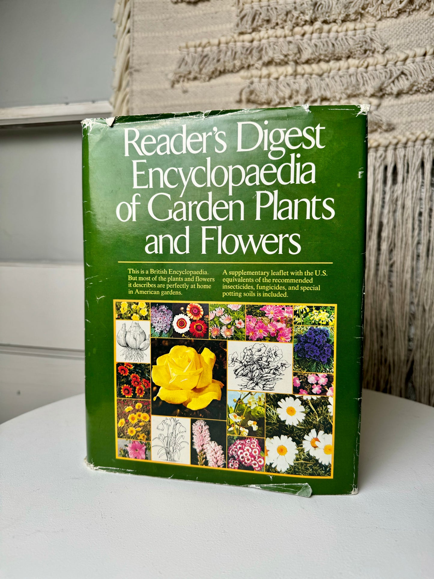 Readers Digest Encyclopedia of Garden Plants and Flowers