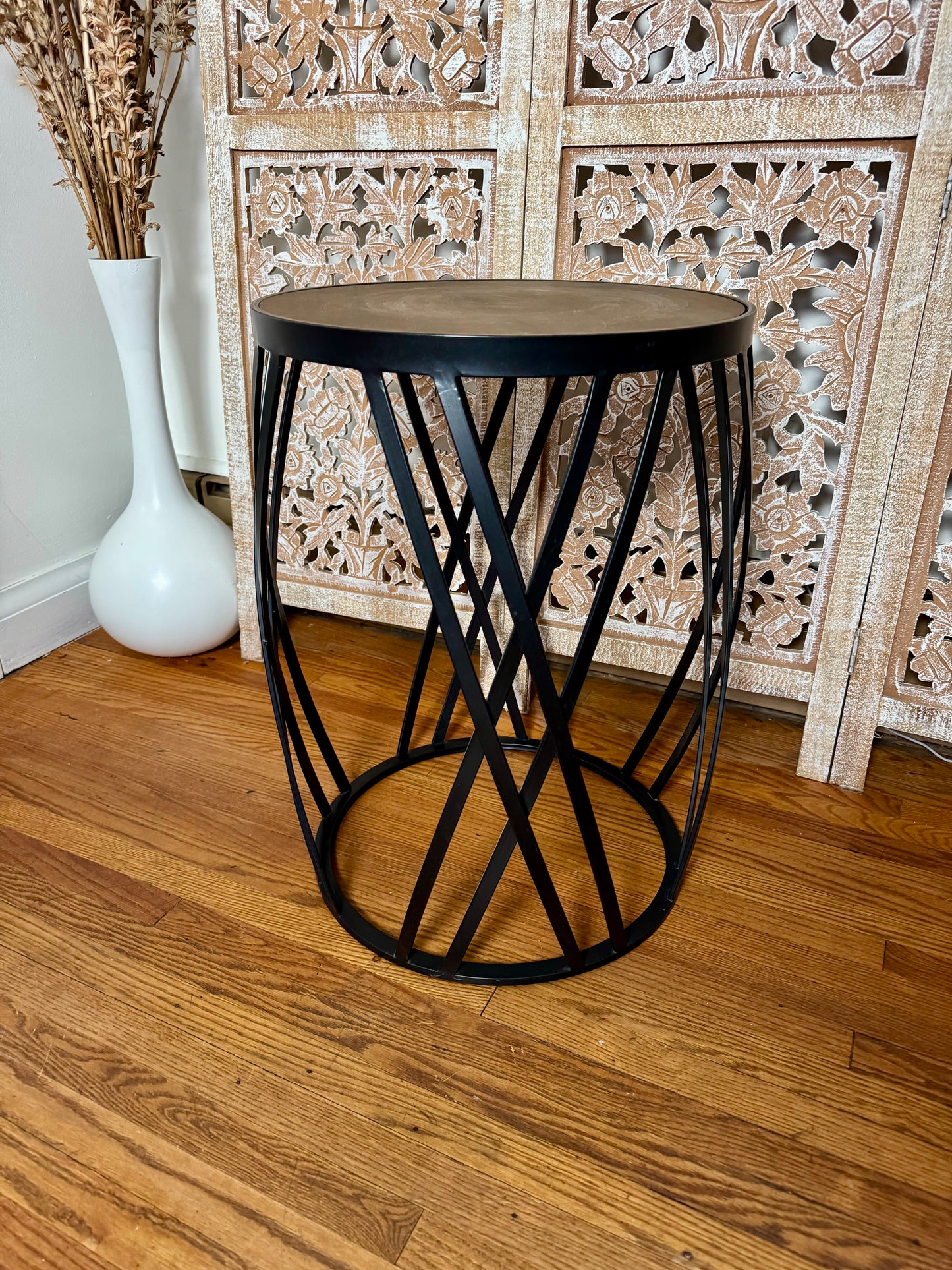 Side Table/Plant Stand