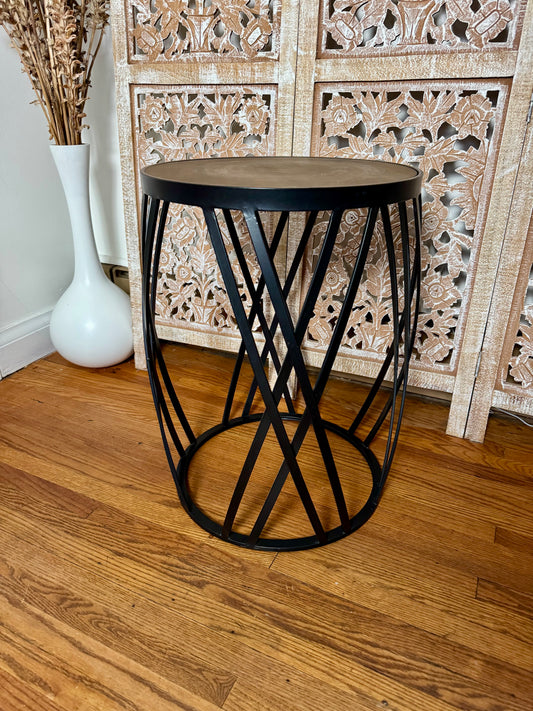 Side Table/Plant Stand