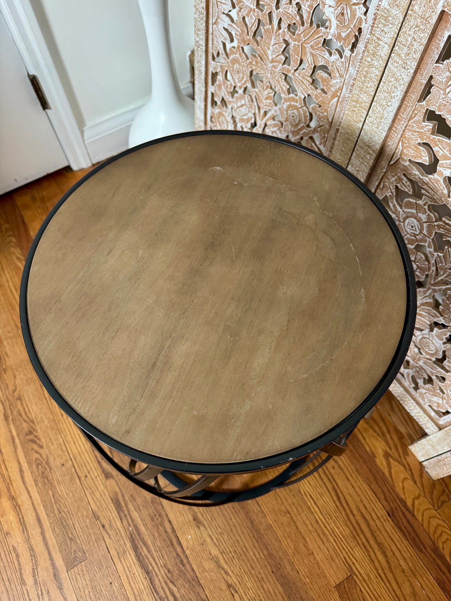 Side Table/Plant Stand