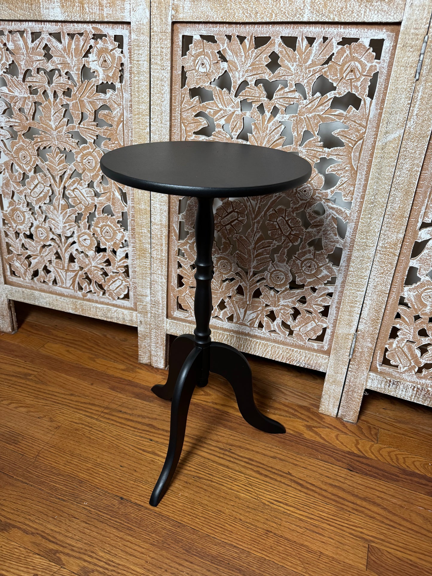 Refinished Matte Black Round Pedestal Table