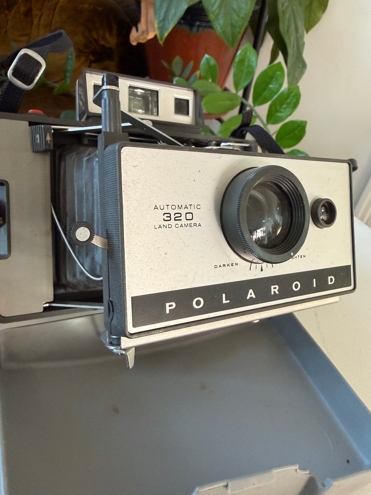 Polaroid Automatic 320 Land Camera